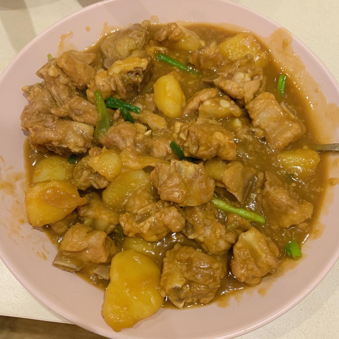 土豆焖排骨
