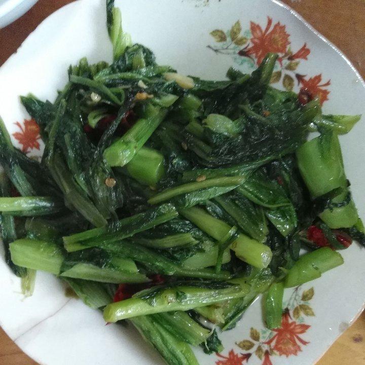 清炒油麦菜