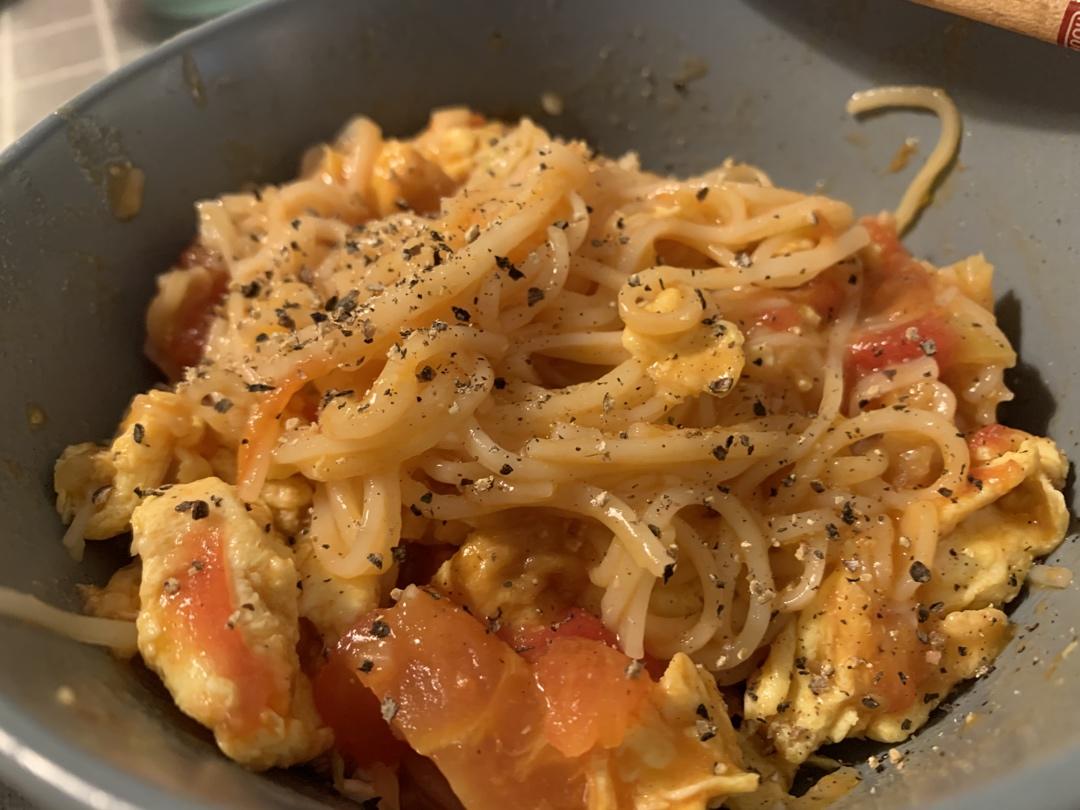 恨不得抱着锅舔的番茄鸡蛋面