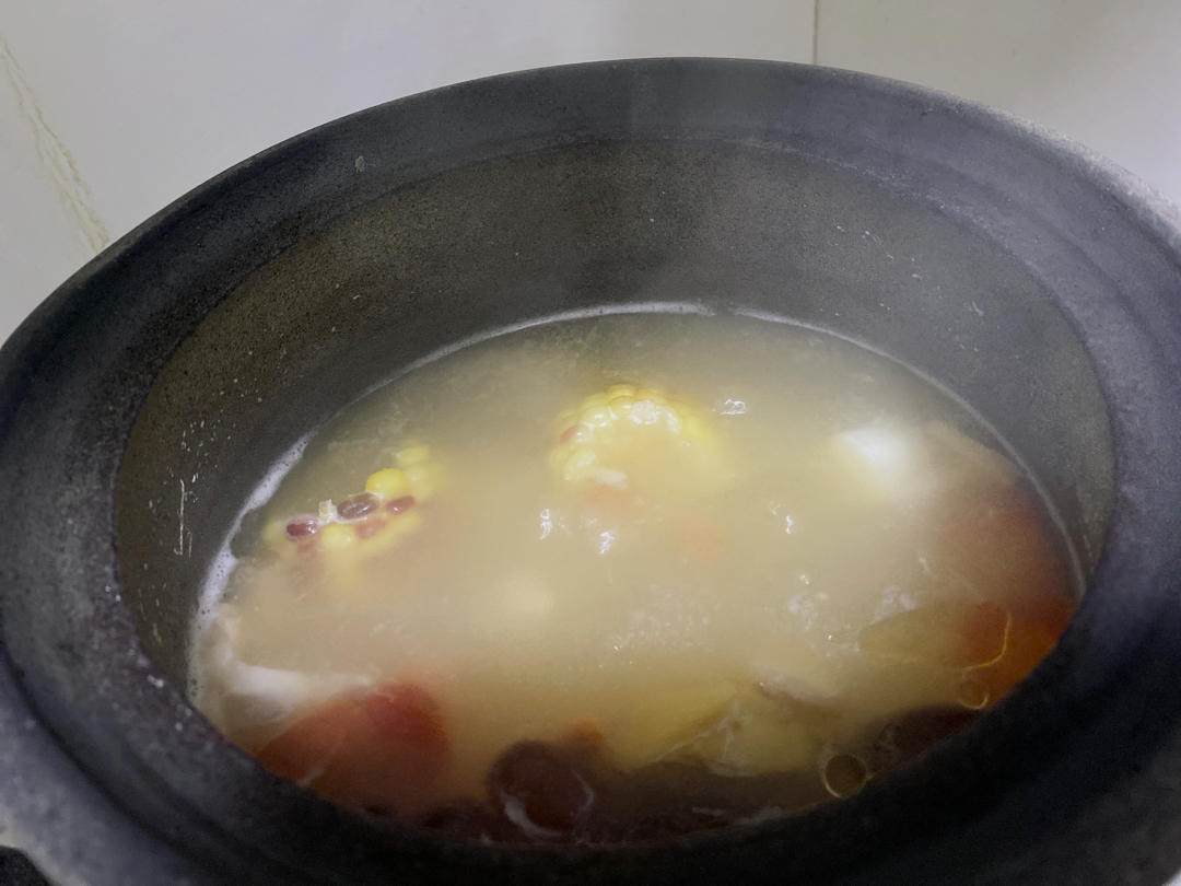 拿手养生汤【排骨玉米胡萝卜山药汤】砂锅