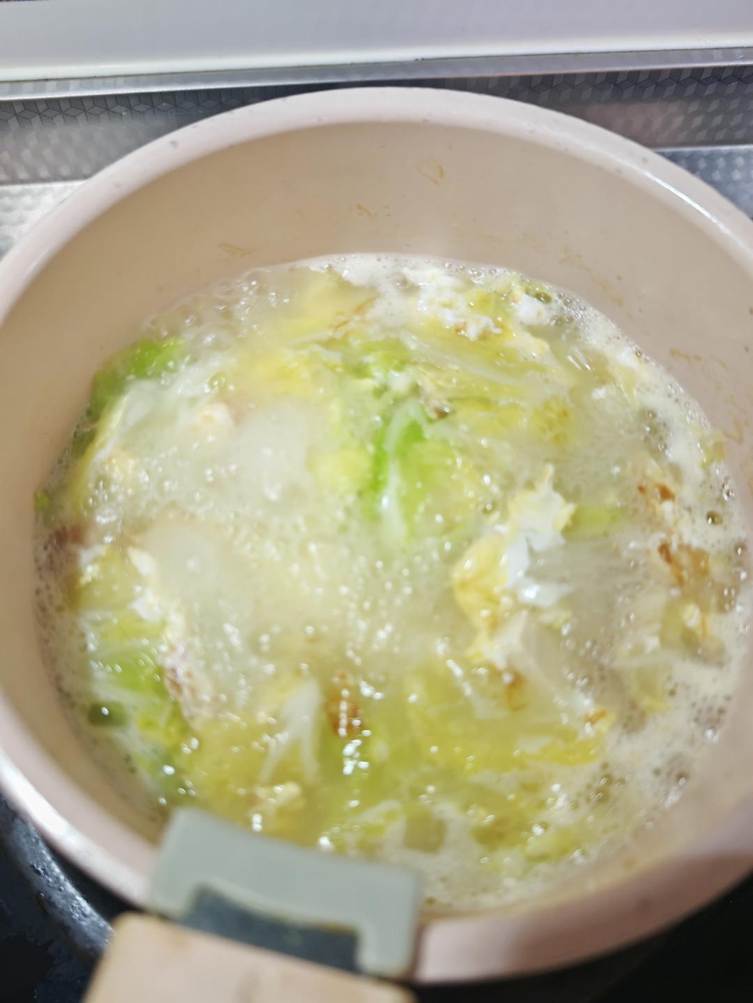 白菜煎蛋豆腐汤