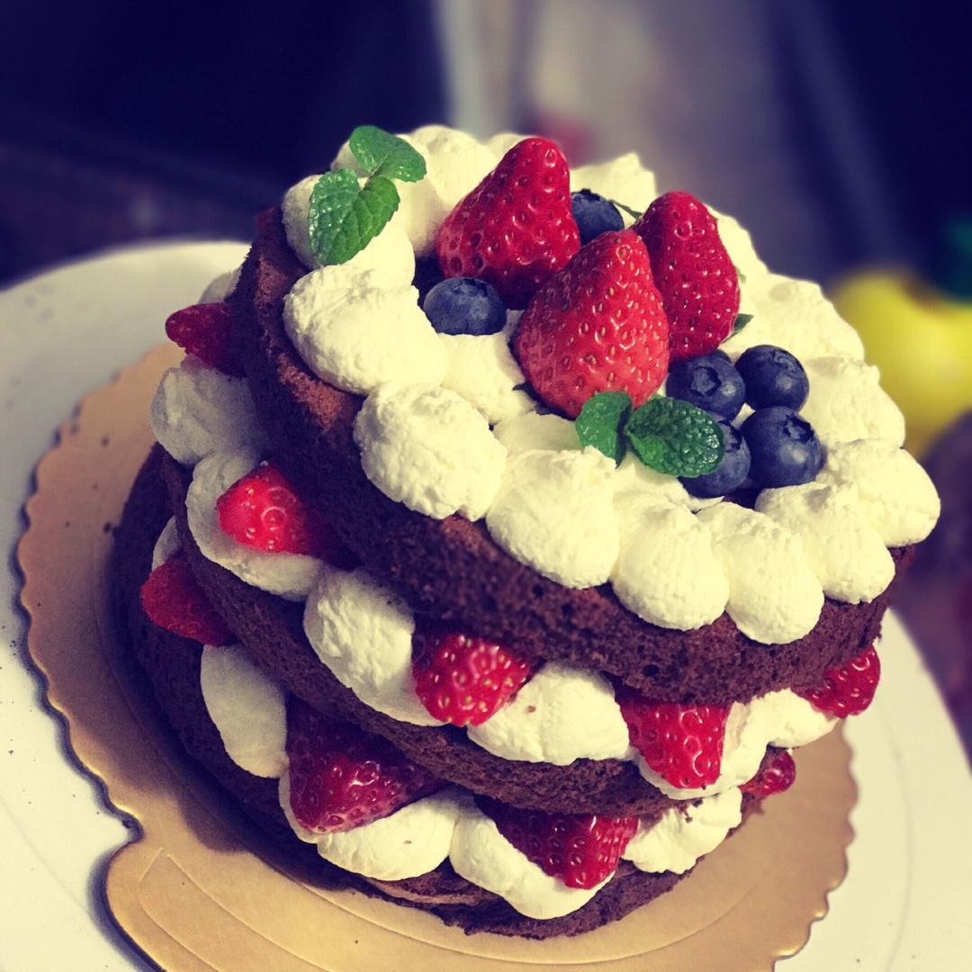 草莓的圆舞曲-巧克力裸蛋糕