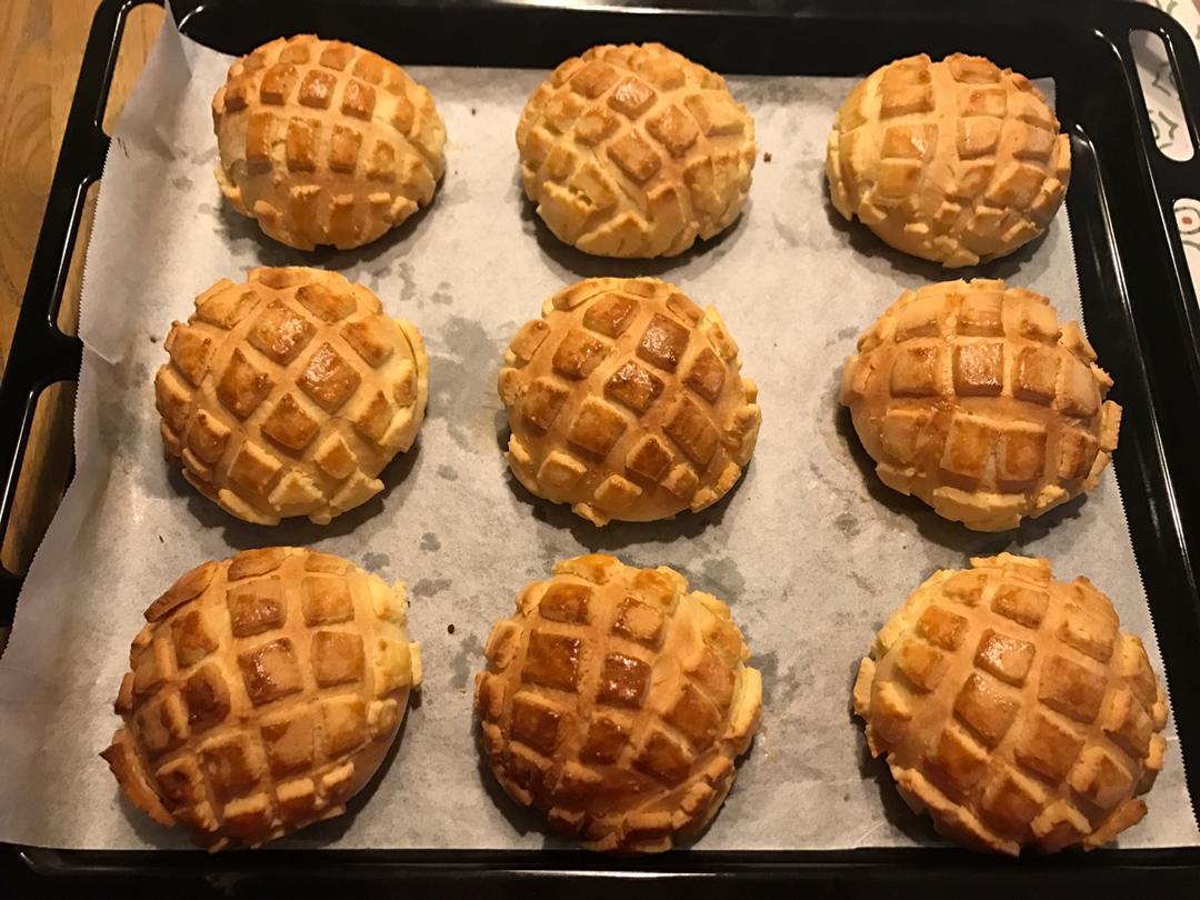好吃到炸裂的港式菠萝包（附带制作酥皮的小视频）