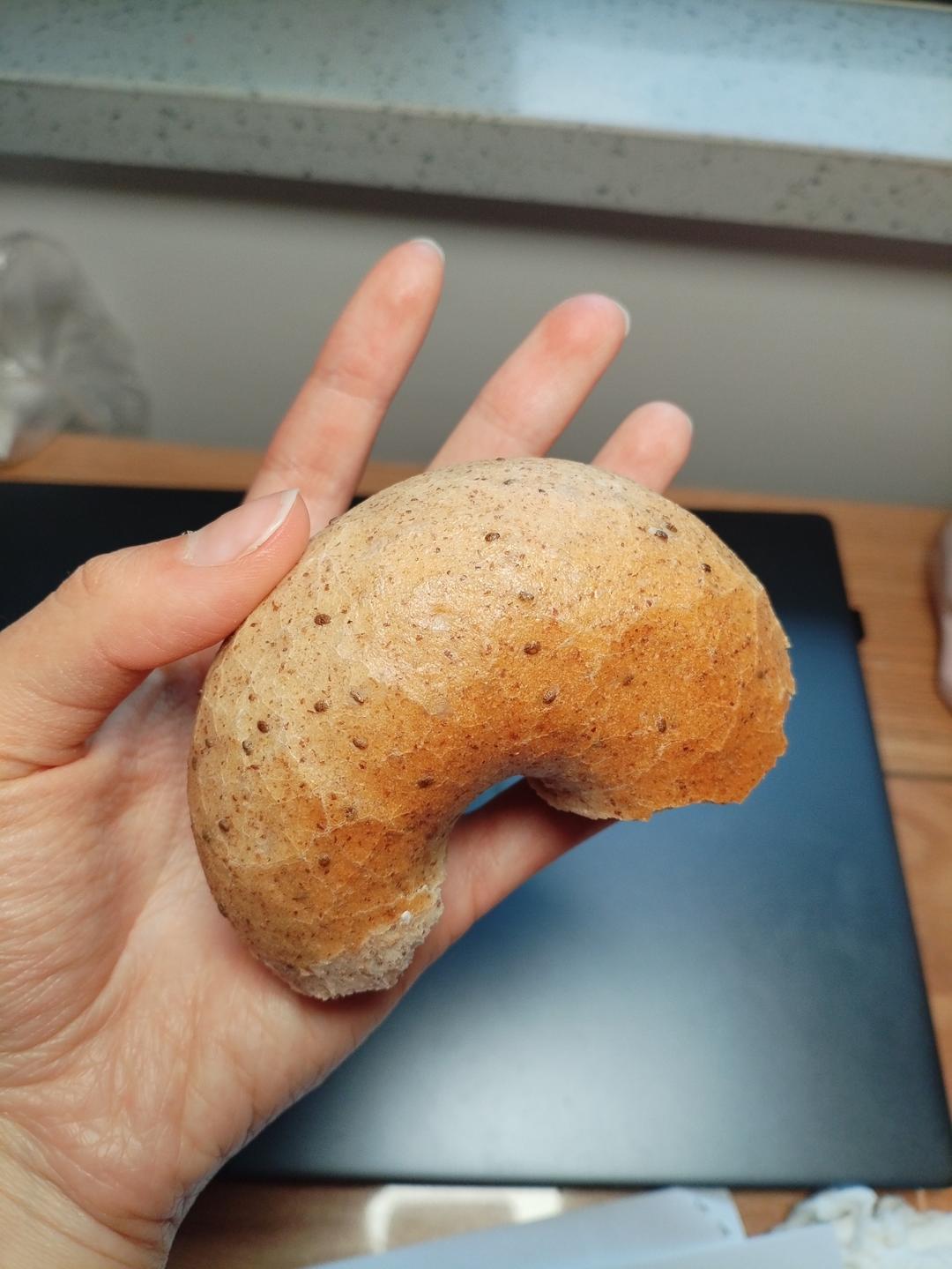 奇亚籽黑小麦贝果