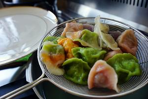 荠菜水饺～彩色、彩虹（高压锅版）的做法 步骤34