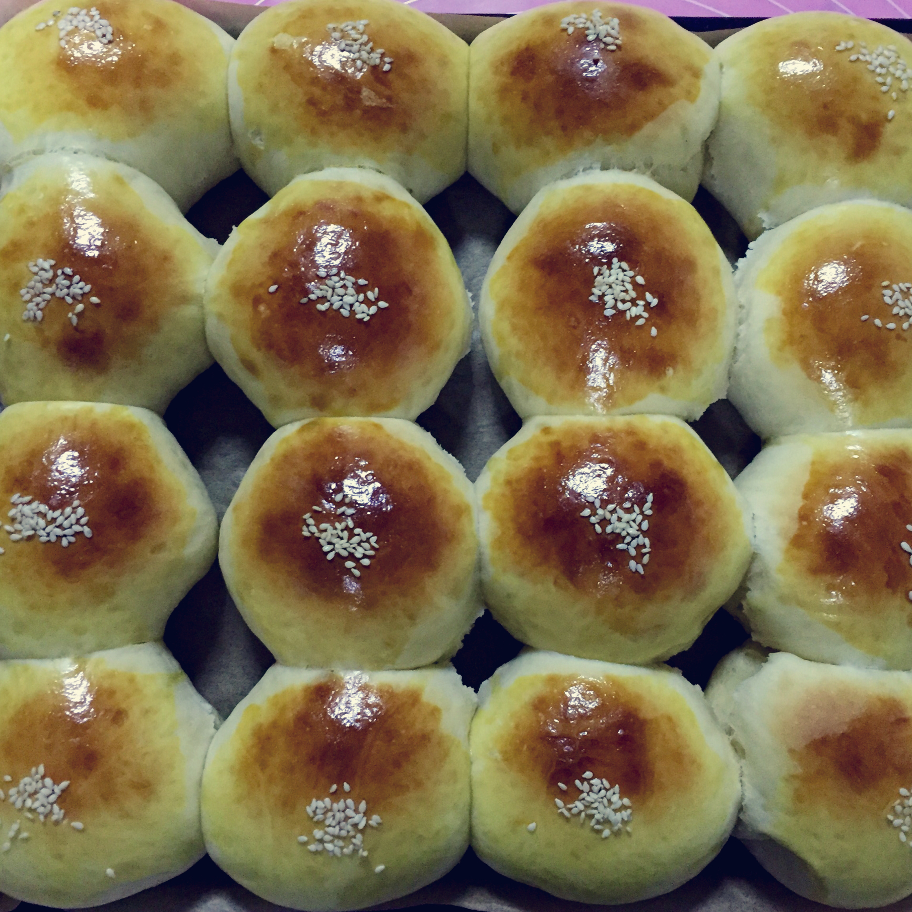 大人小孩都爱不释口的【蜂蜜牛奶小餐包】
