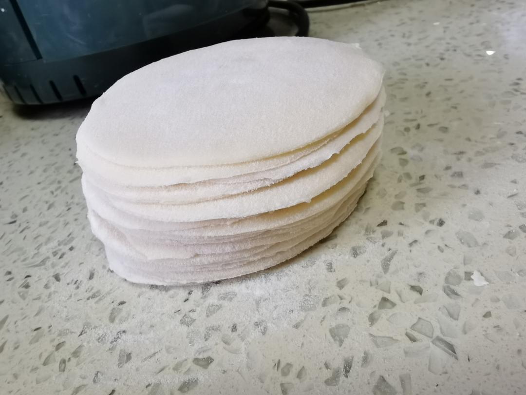 饺子皮（薄而筋道不用一个个擀）