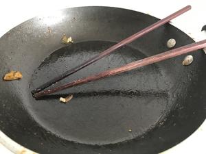 黑暗料理之大锅饭的做法 步骤4