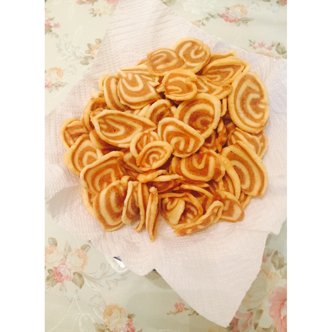 炸猫耳朵牛耳朵零食年货猪耳朵