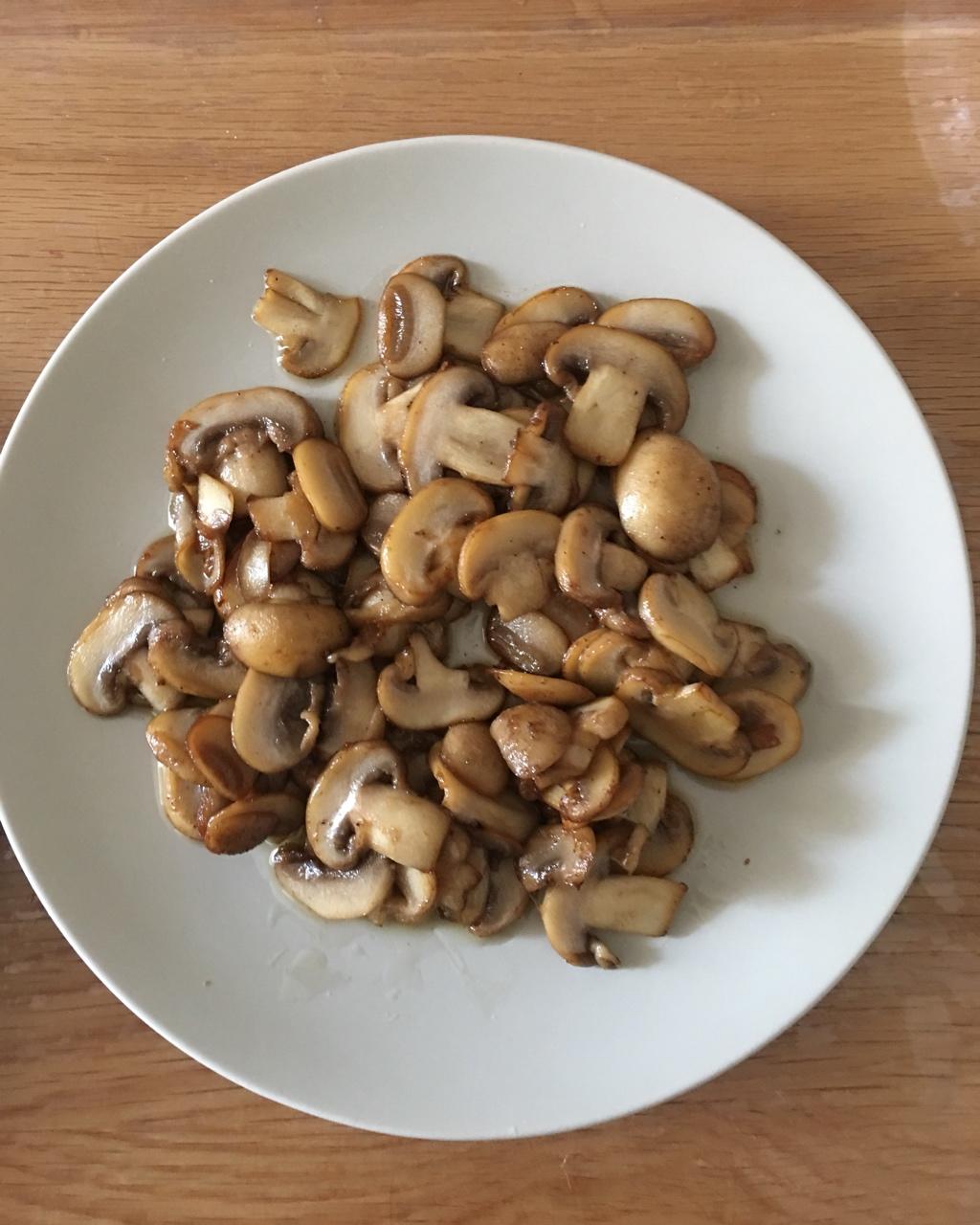 云儿塘做的黄油蘑菇