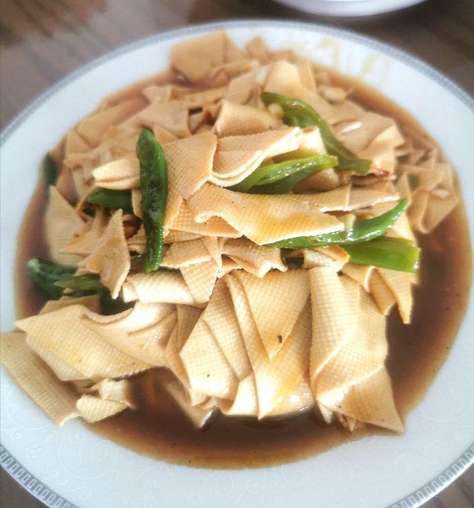不用厨艺的尖椒干豆腐
