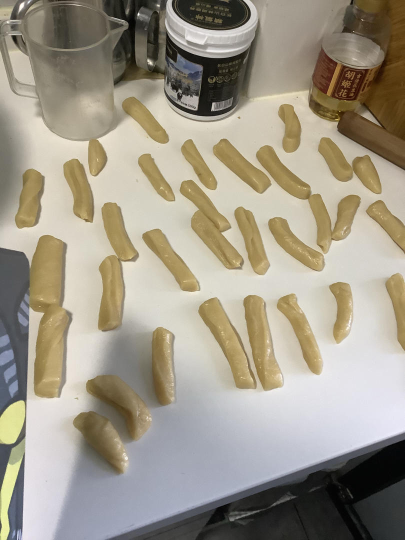 两块钱成本 轻松搞定小零食 方法简单 无需醒面发面 酥香可口 附细节视频详解