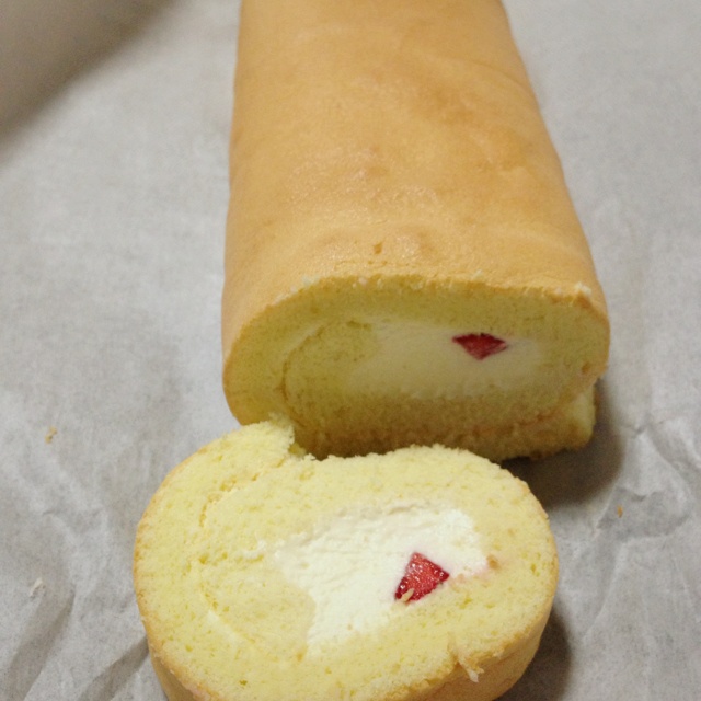 烫面草莓蛋糕卷