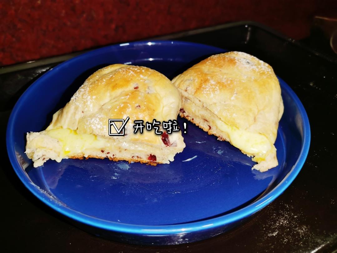 蔓越莓奶酪面包的做法
