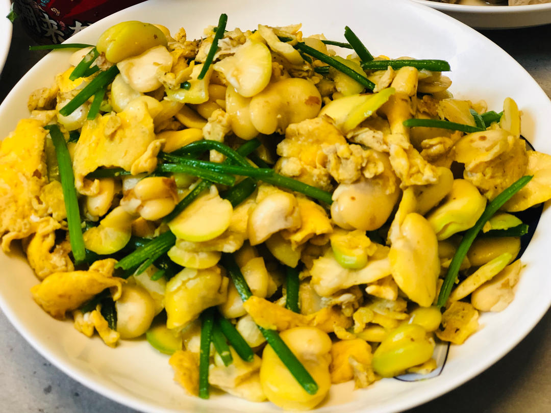 下饭菜！鸡蛋炒蚕豆米！一家人都爱吃！