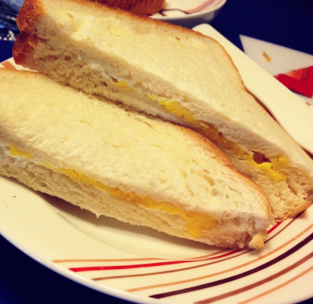 【1分钟鸡蛋三明治】微波懒人早餐