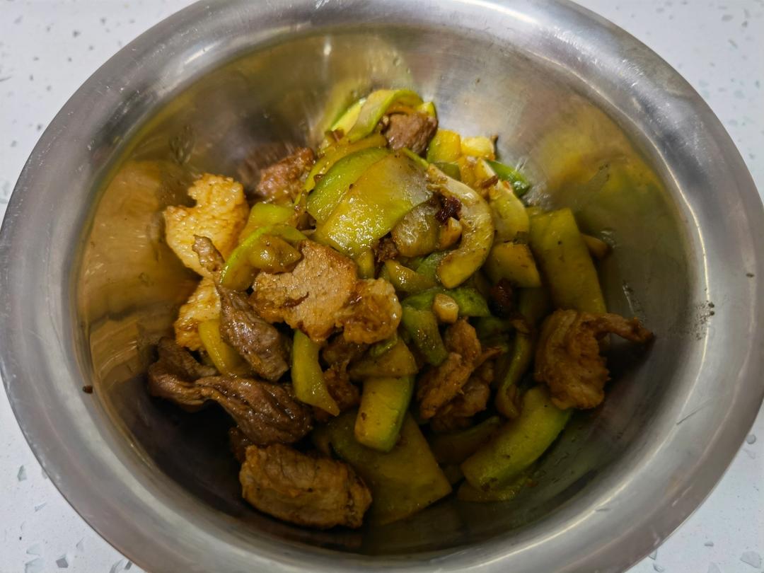西葫芦角瓜炒肉