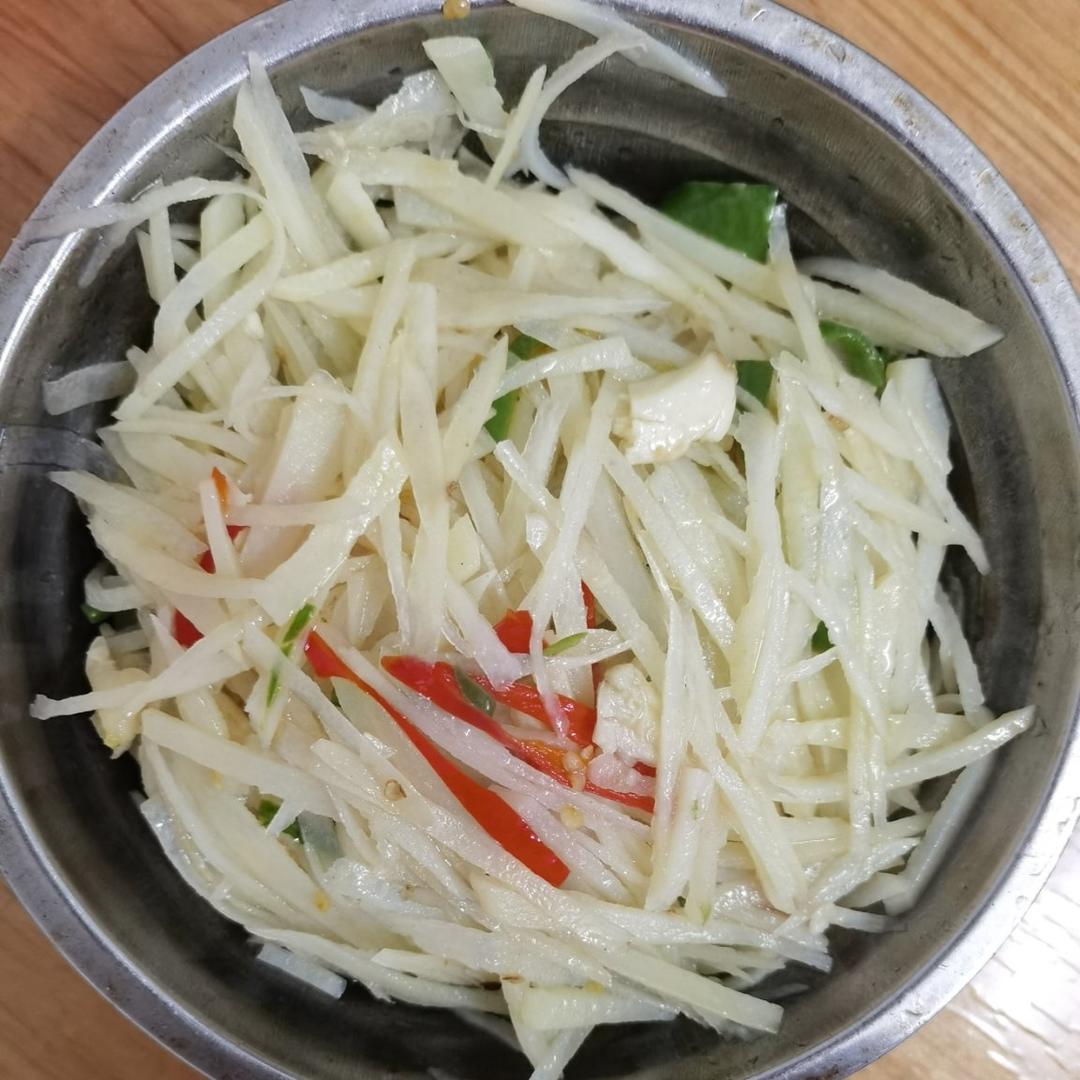 青椒土豆丝（爽脆可口）