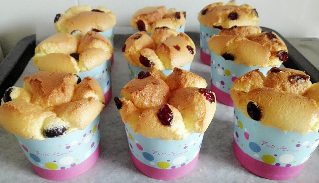 软绵绵戚风纸杯蛋糕