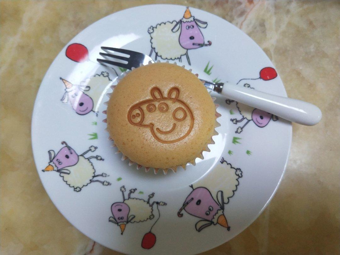 不回缩不开裂不塌陷的杯子蛋糕（可做甜品台杯子蛋糕）