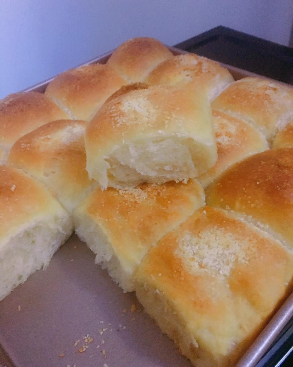 钱多多的多多的做的超软椰浆面包