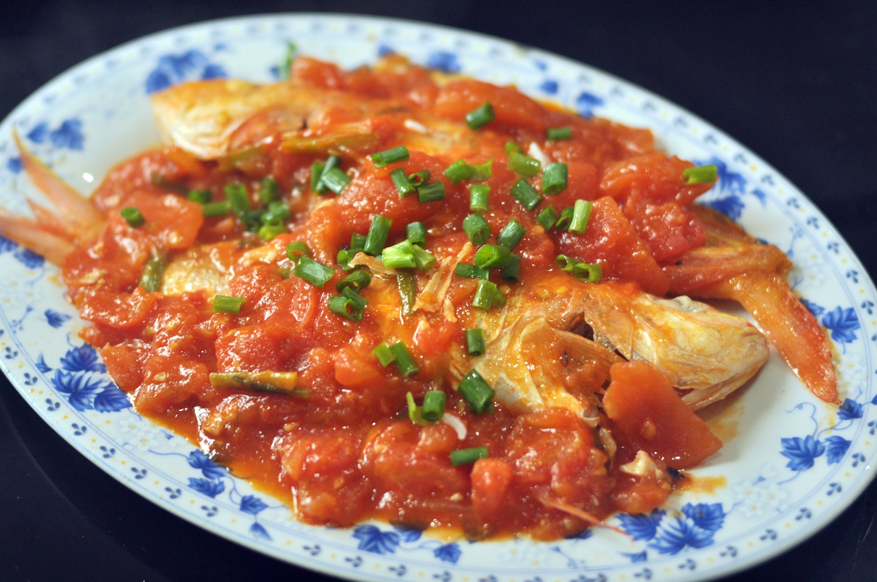 番茄煮红衫鱼的做法