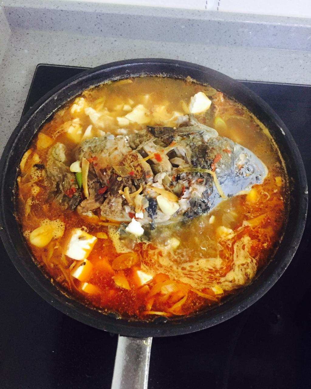 麻辣豆腐烧鲫鱼