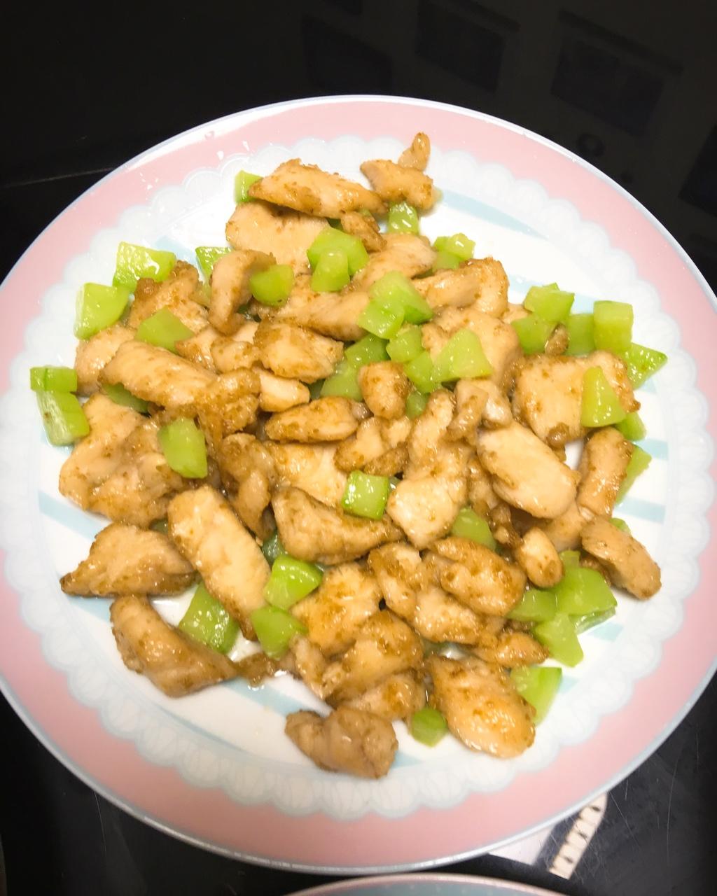 孜然鸡肉粒
