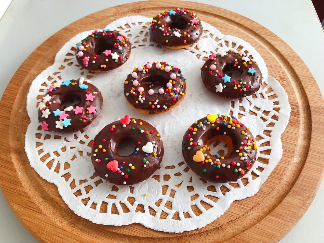 迷你甜甜圈蛋糕