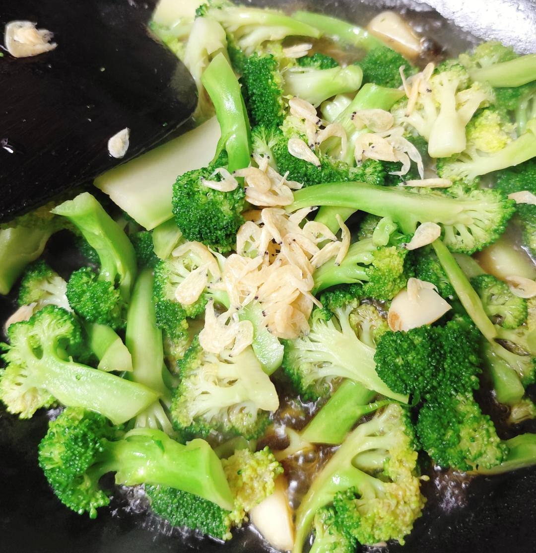 清炒西蓝花的做法 步骤6