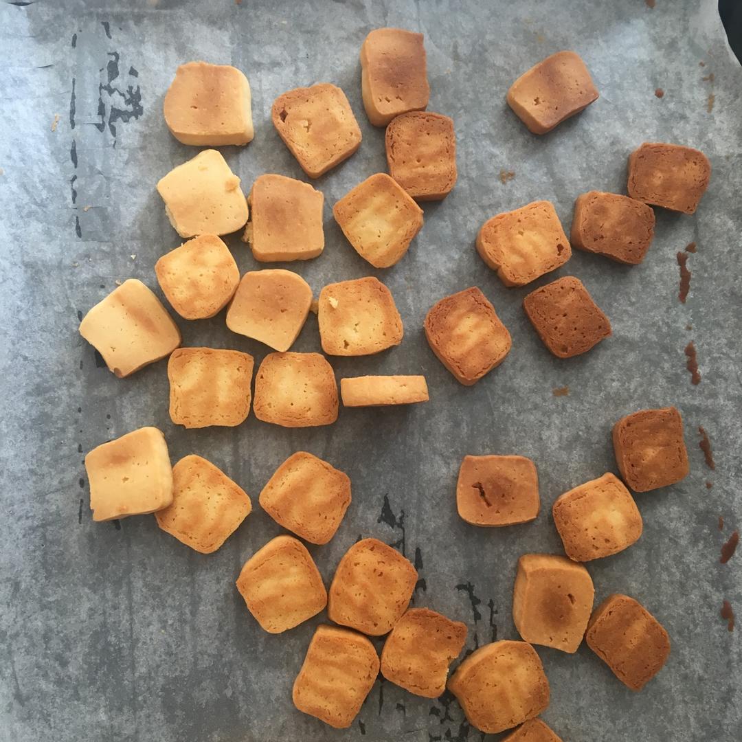 极简风炼奶小饼干