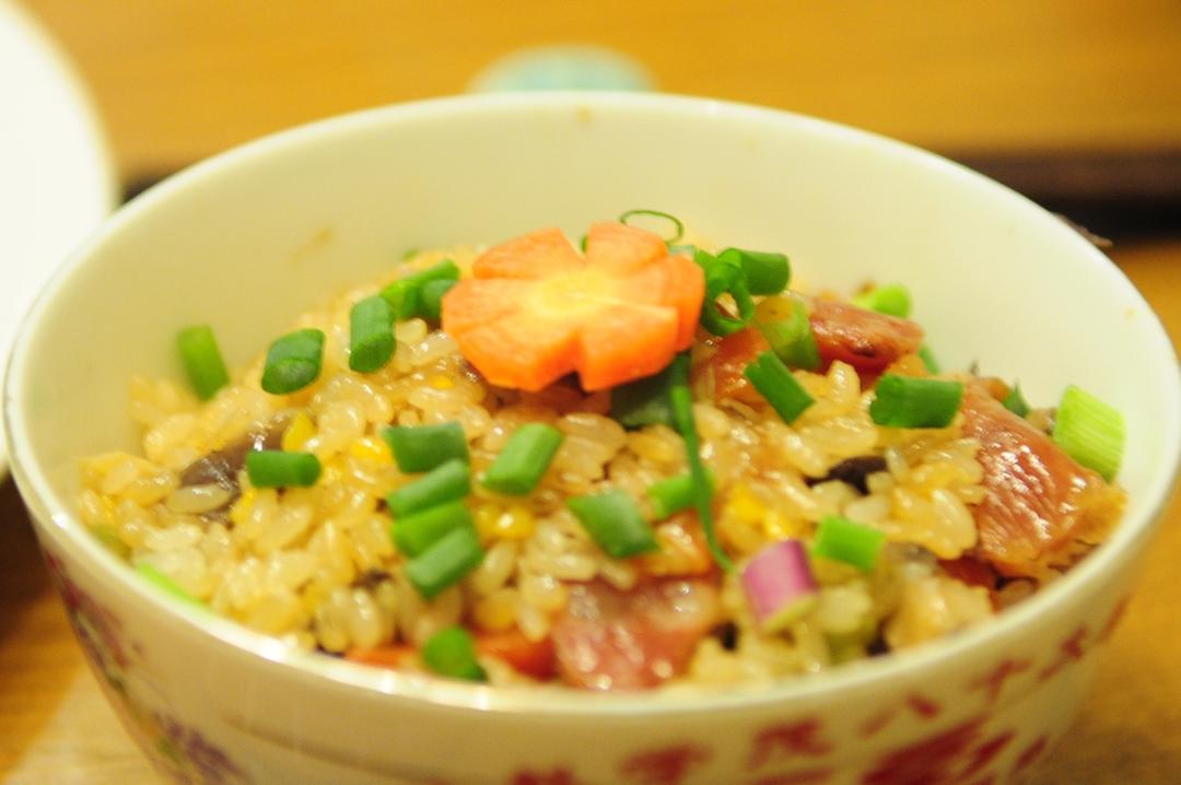 电饭煲香肠焖饭