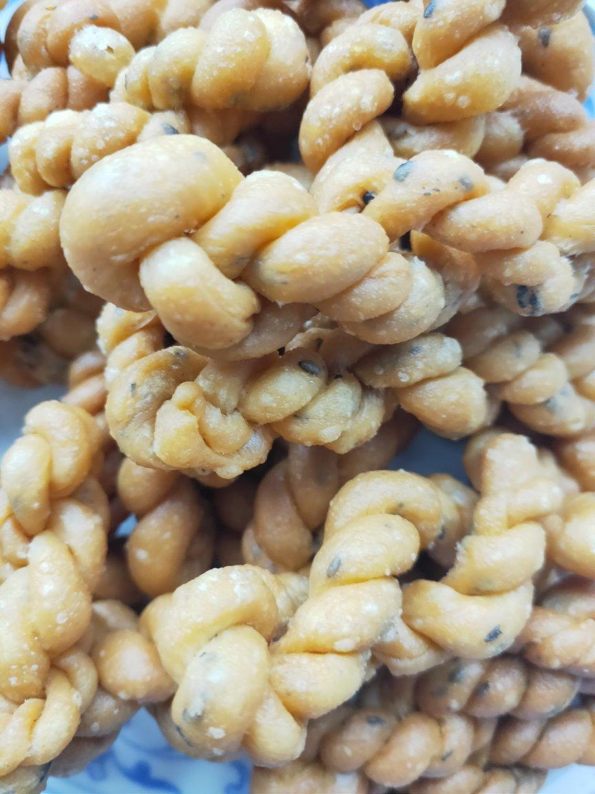 酥脆咸味小麻花
