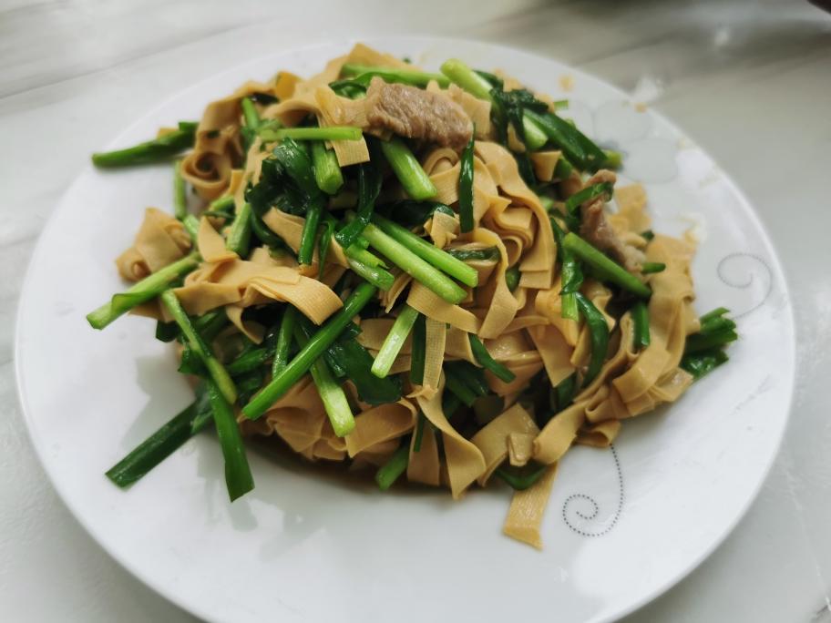 韭菜干豆腐的做法