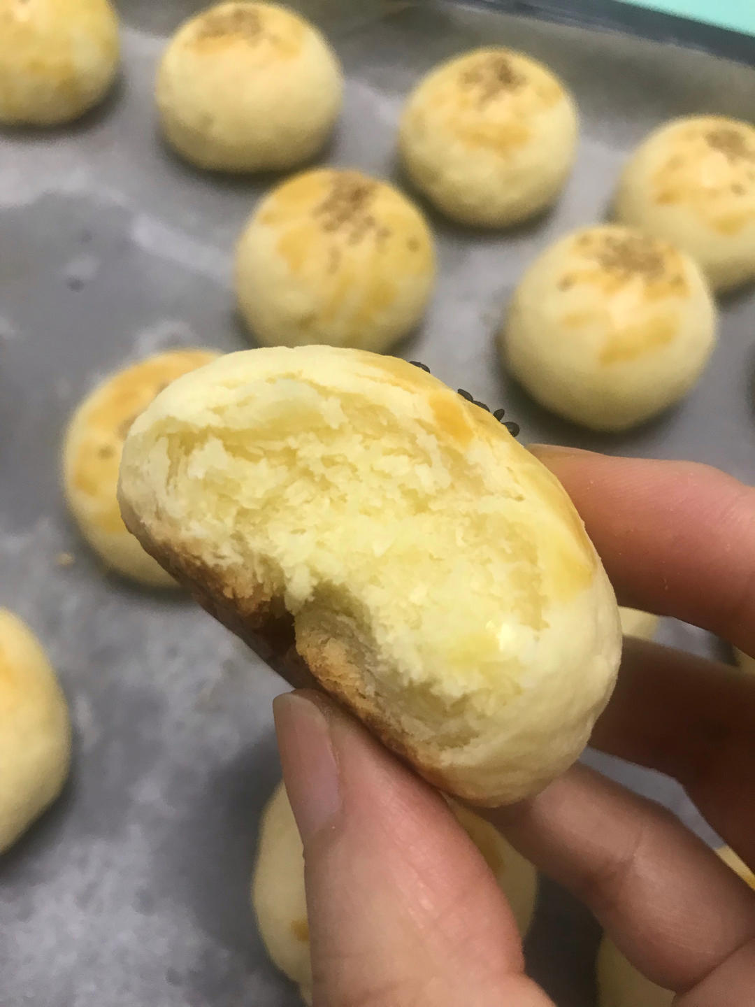 椰香浓郁！酥到掉渣！简单好吃的椰蓉酥！