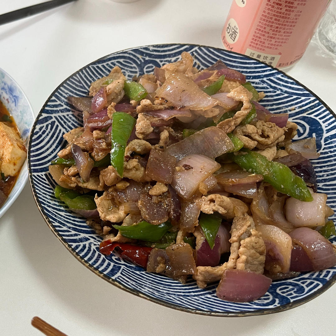 色香味俱全的洋葱炒肉