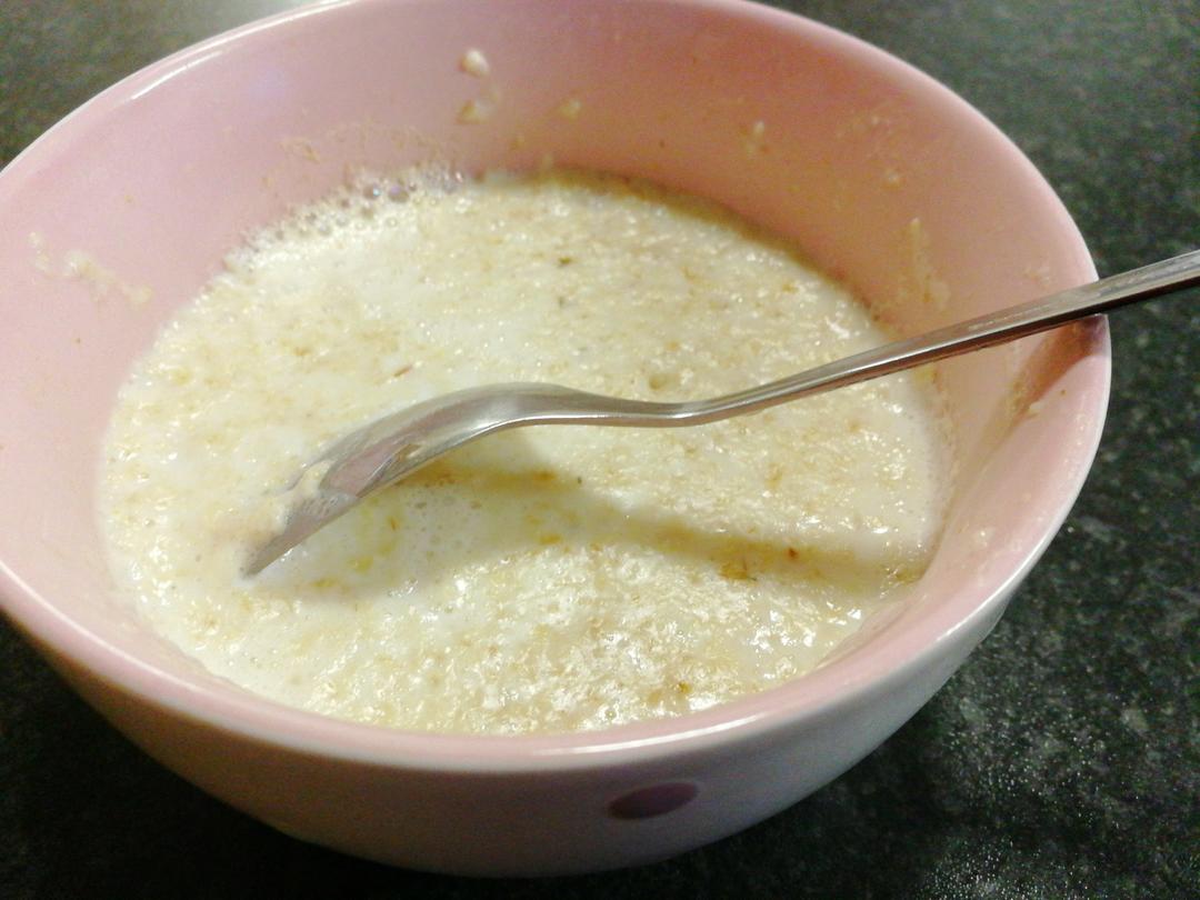 牛奶燕麦泡香蕉（减肥快手早餐）