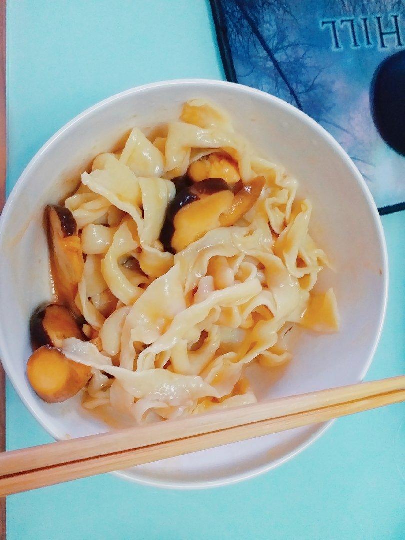 手抻宽面