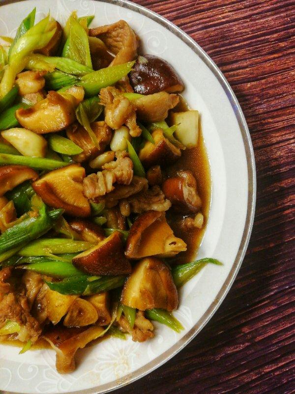家常香菇炒肉