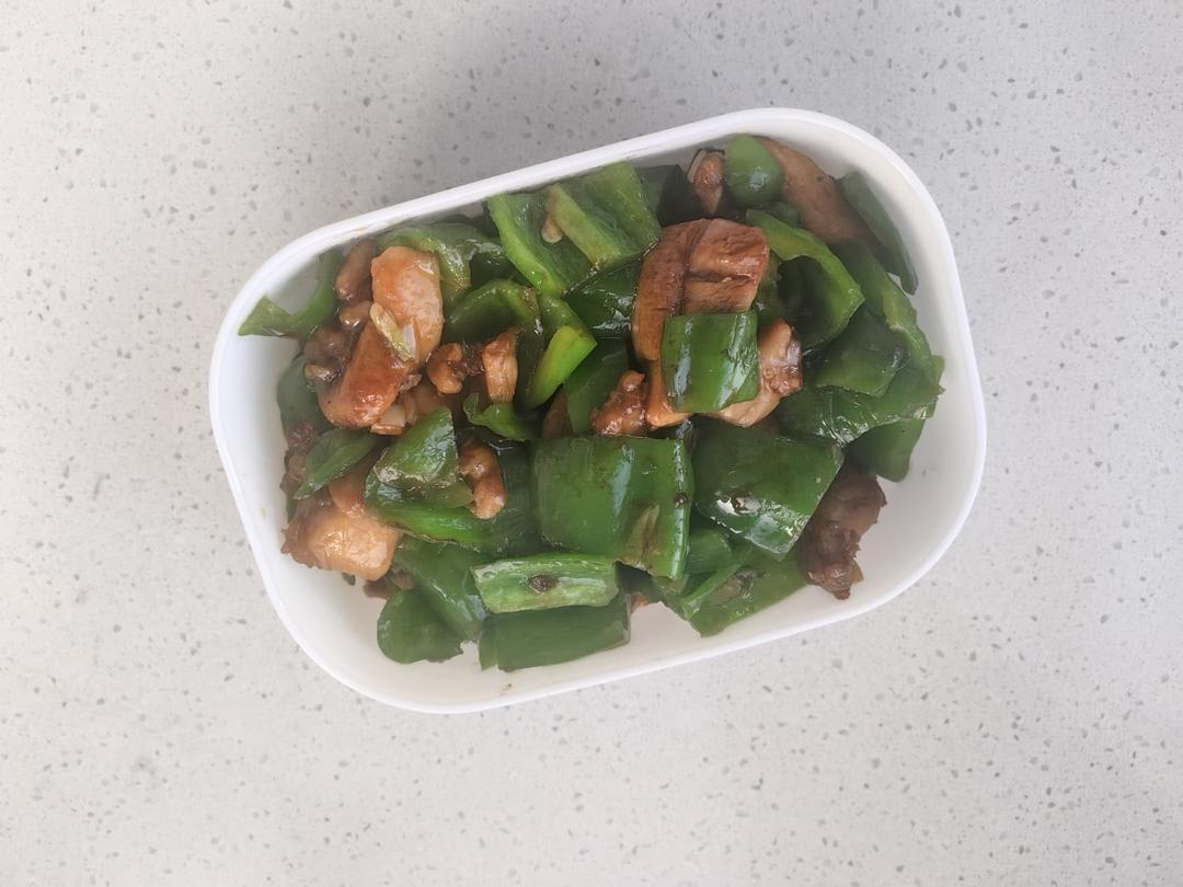 青椒炒鸡腿肉（大厨级别）