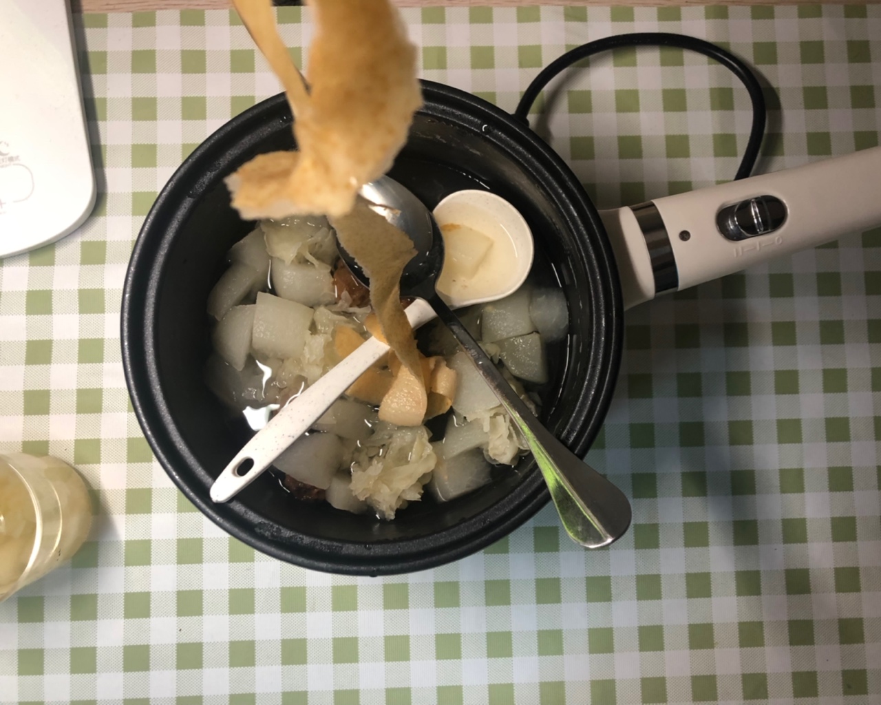 宿舍里可以做的小吊梨汤的做法 步骤3