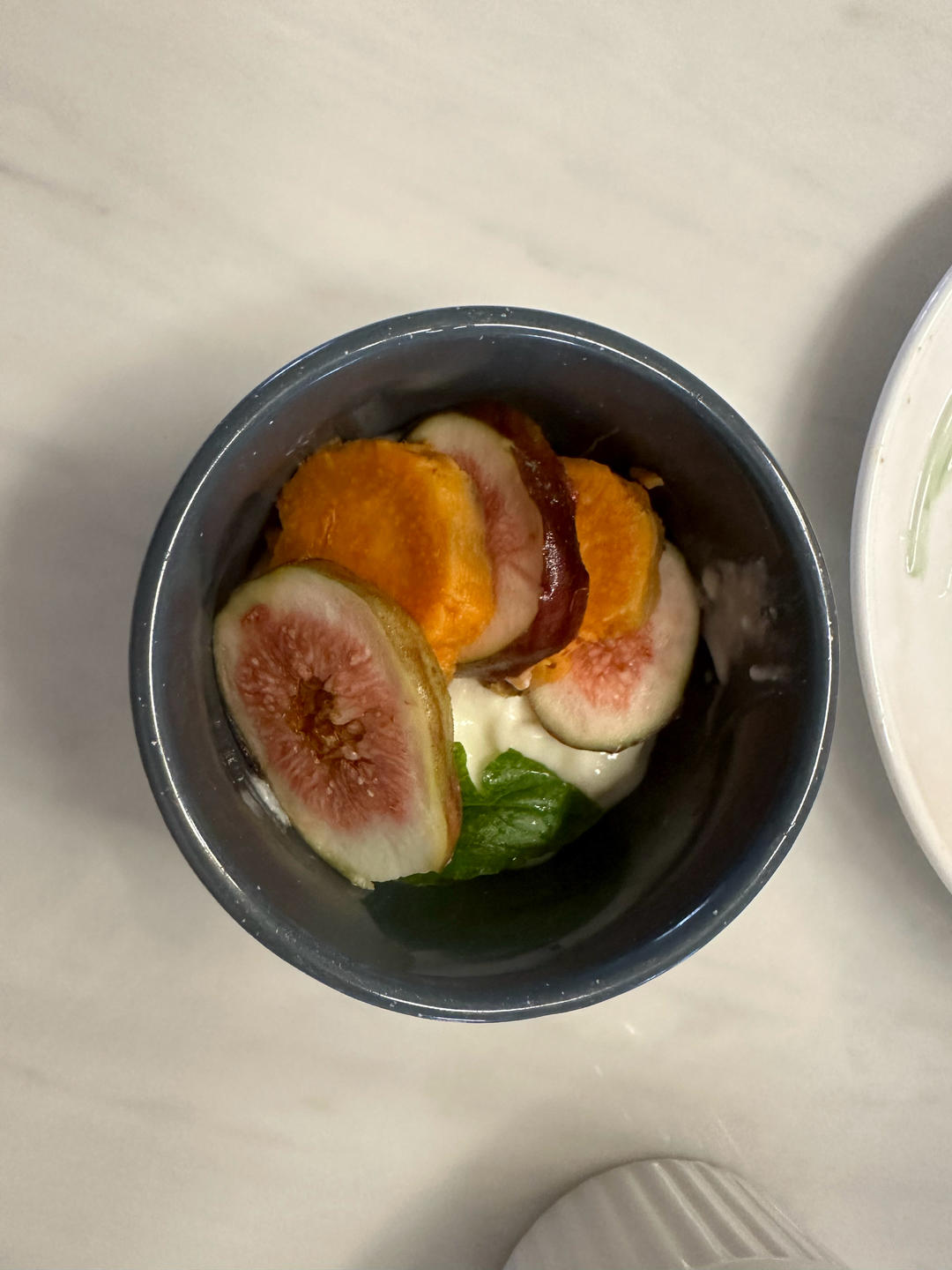 无花果奶酪风干火腿沙拉
Fresh Figs with Stracciatella and Prosciutto