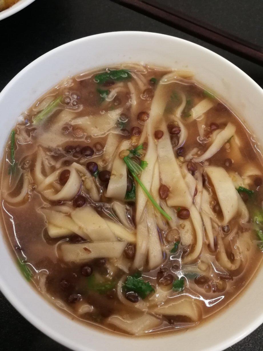 面 扁豆面 jing3637做的扁豆面 赞 扁豆,食用碱,面条,香菜,盐 12 做过