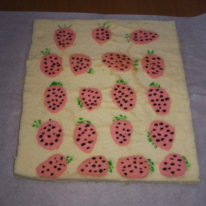 草莓蛋糕卷