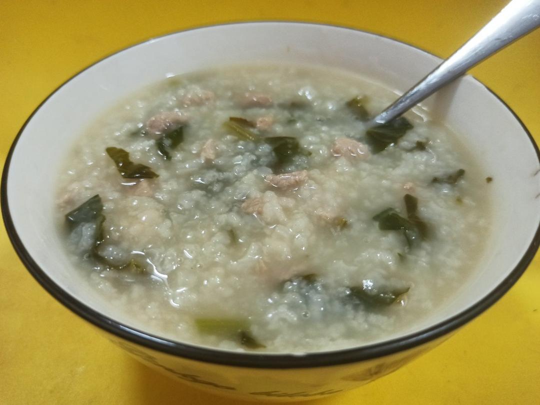 妈妈们必学，简单美味又营养的青菜瘦肉粥