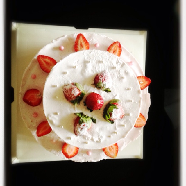 小清新草莓奶油戚风蛋糕裱花蛋糕