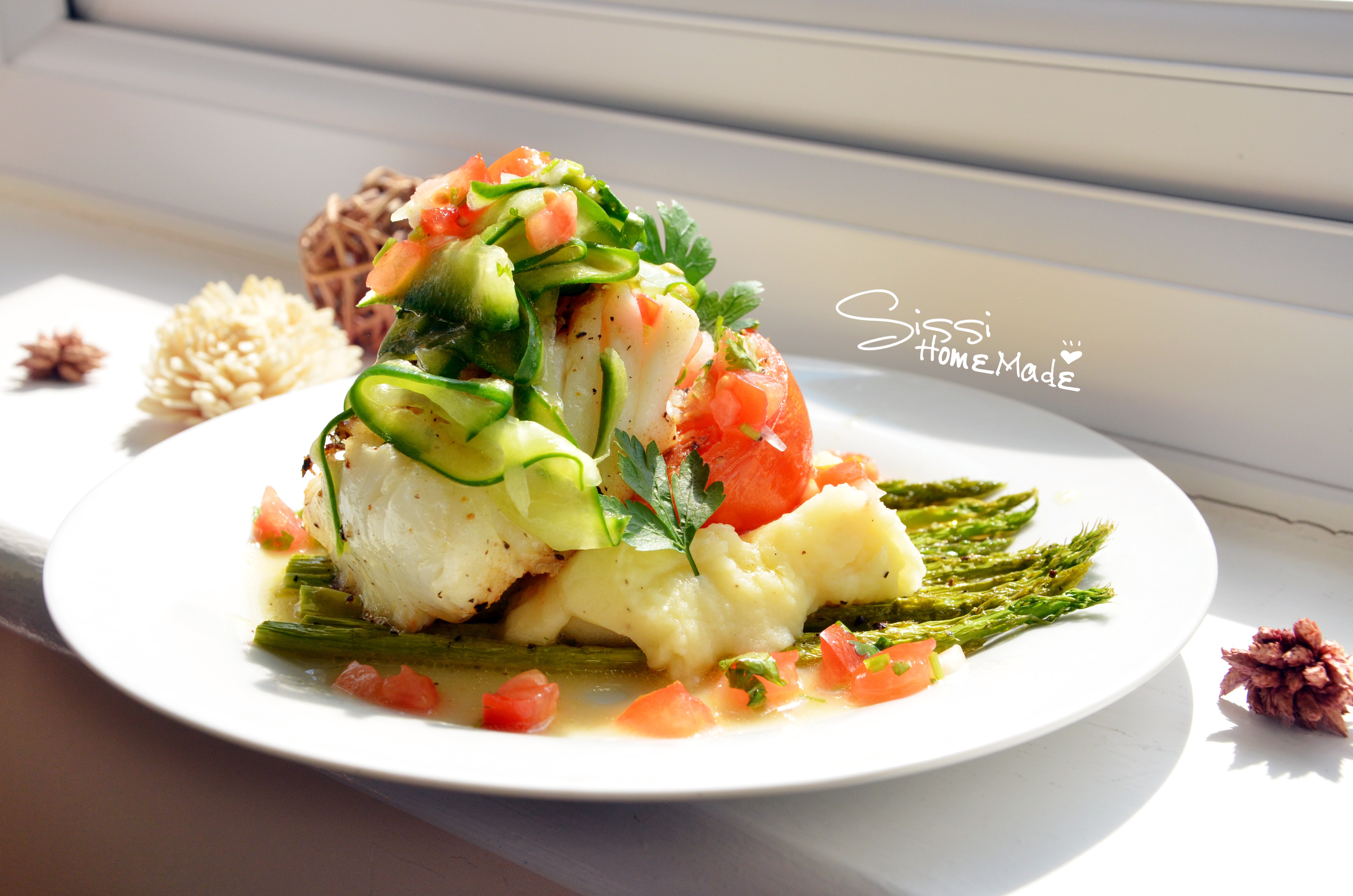 煎鳕鱼(Pan fried cod with mushed potato and salsa)