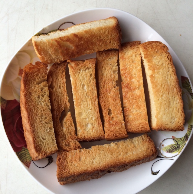 贝贝琦祁做的面包干