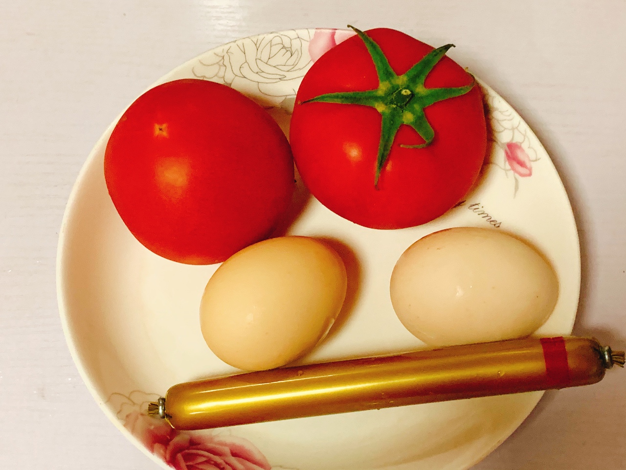 酸爽开胃❗️超级好吃的番茄火腿鸡蛋盖浇面的做法 步骤1