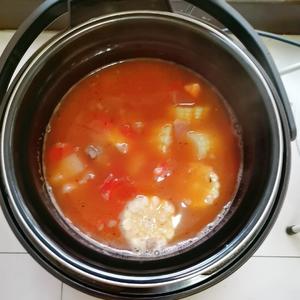 满满番茄味的玉米土豆排骨汤的做法 步骤7